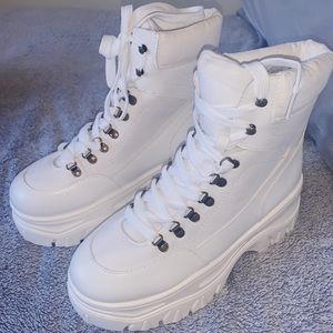 ✨FASHIONNOVA SNEACKERS ✨